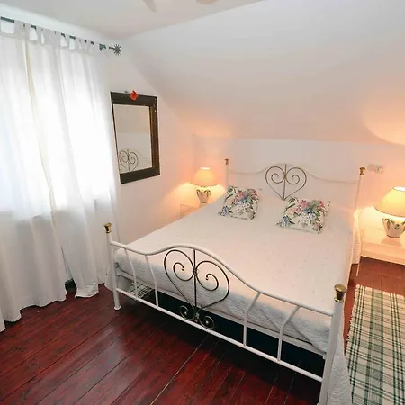 Cosy Stone Holiday Holiday home