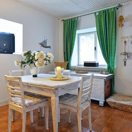 Cosy Stone Holiday Holiday home